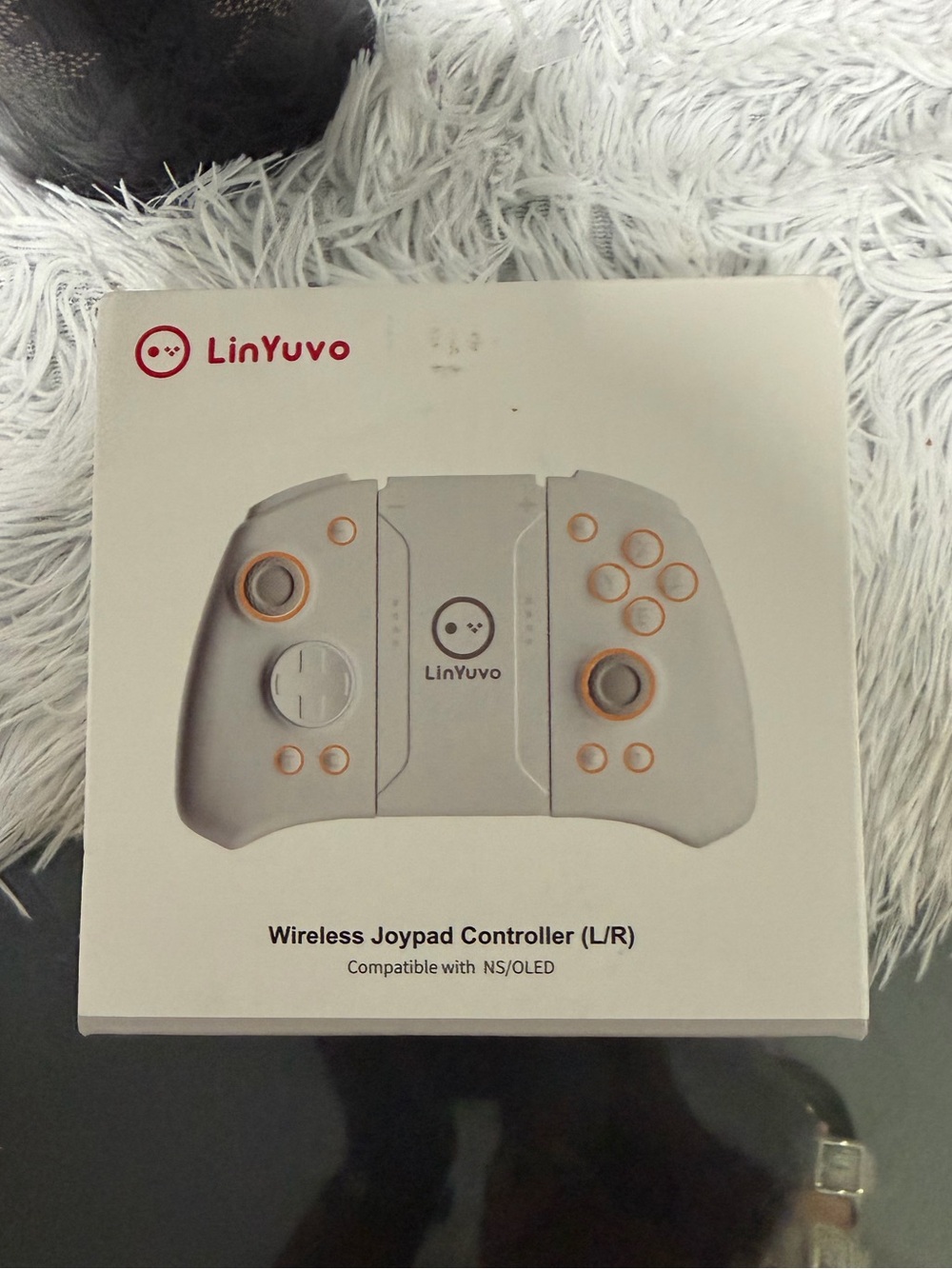 LinYuvo Wireless Joypad Controller - White with Gold Accents